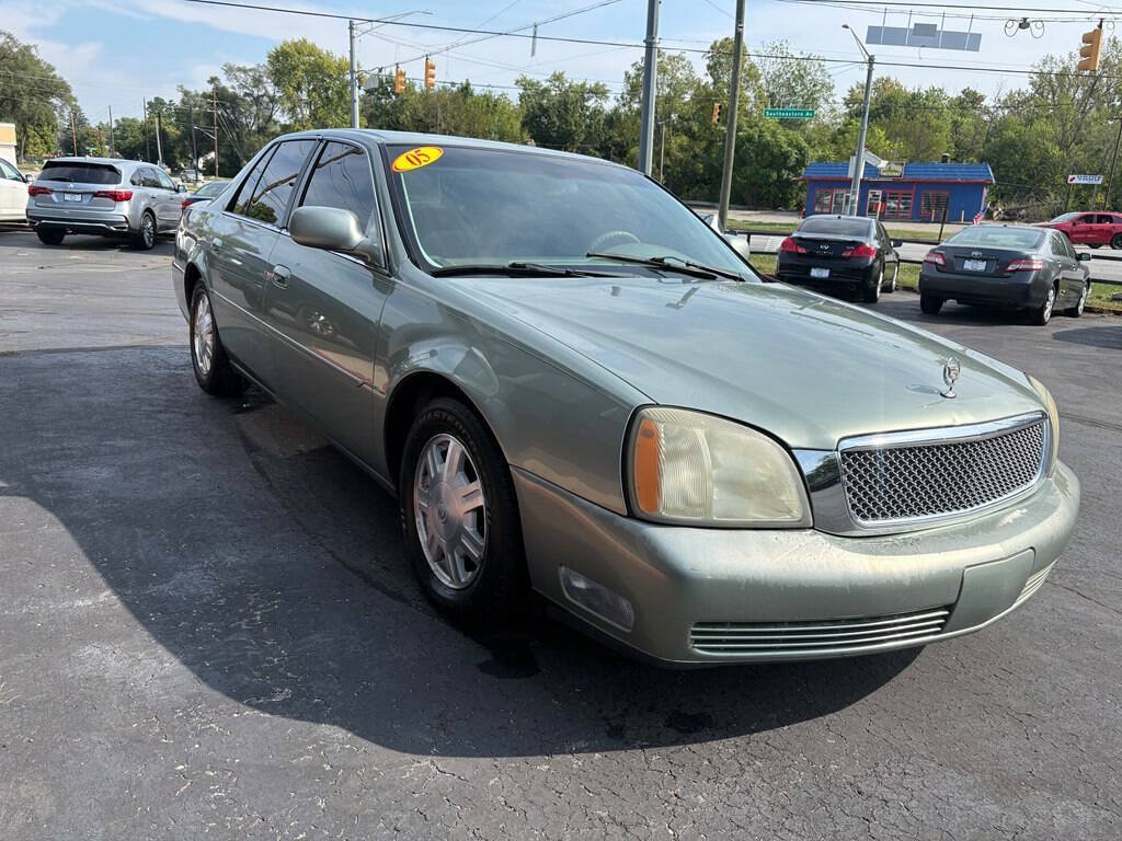 Used 2005 Cadillac De Ville w/ Trunk Convenience Package FWD image 3