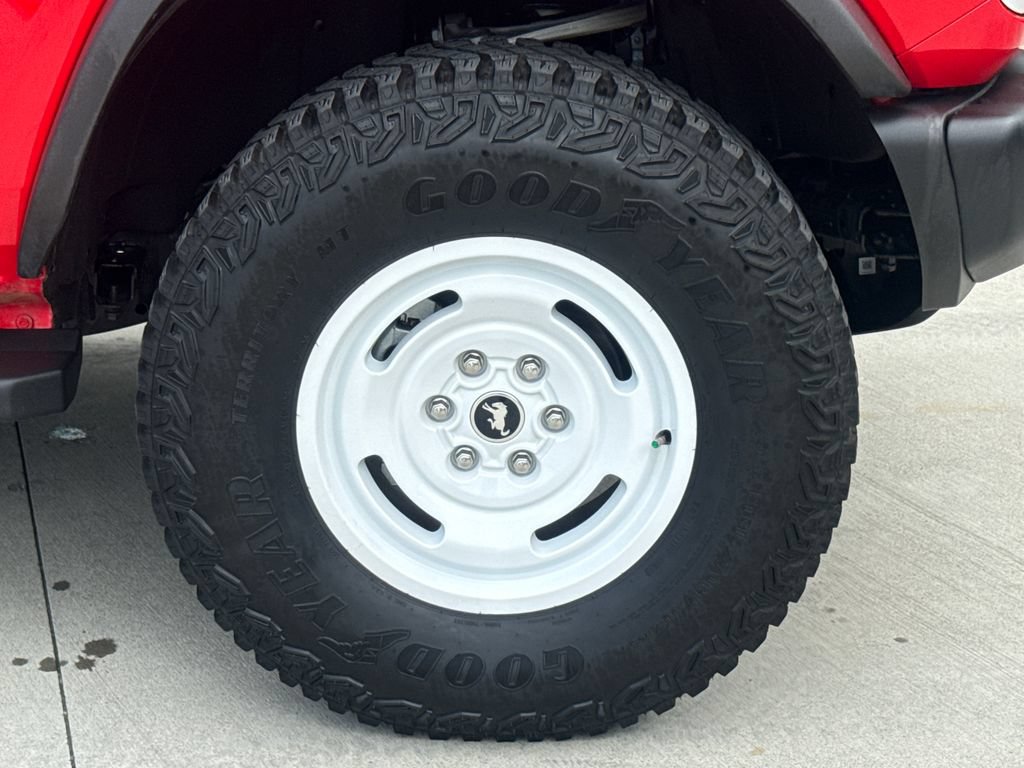Used 2024 Ford Bronco Heritage Edition AWD/4WD image 11