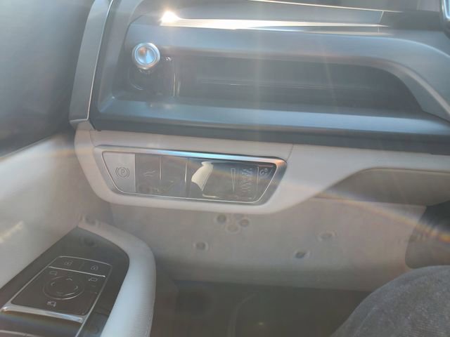 New 2026 Cadillac Vistiq Sport w/ LPO, Floor Liner Package image 18