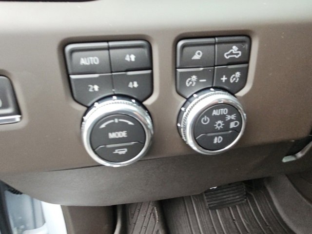 New 2026 GMC Sierra 3500 Denali w/ Denali Reserve Package image 27