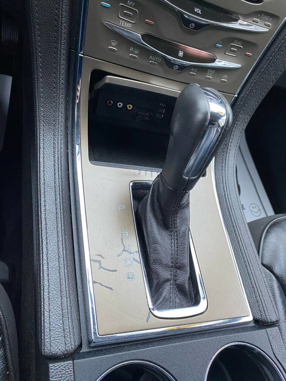 Used 2013 Lincoln MKX FWD image 19