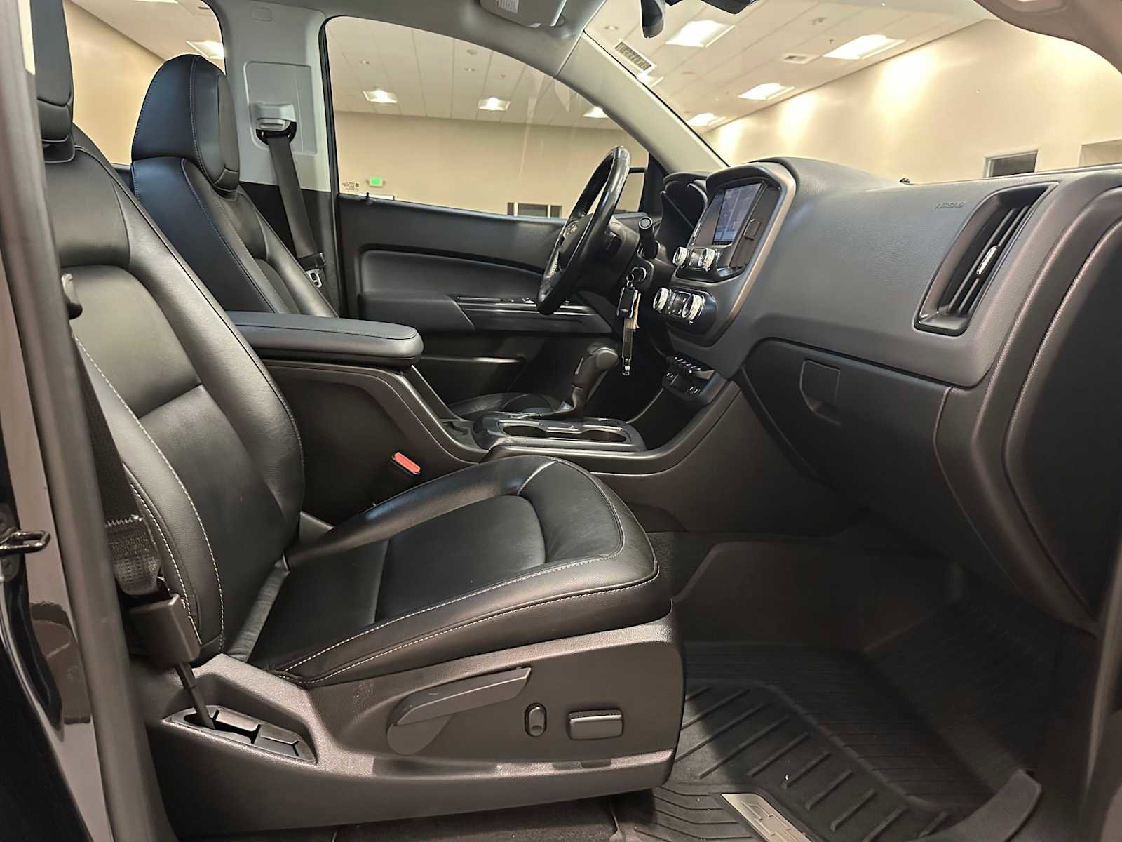 Used 2019 Chevrolet Colorado Z71 w/ Z71 Midnight Edition image 27