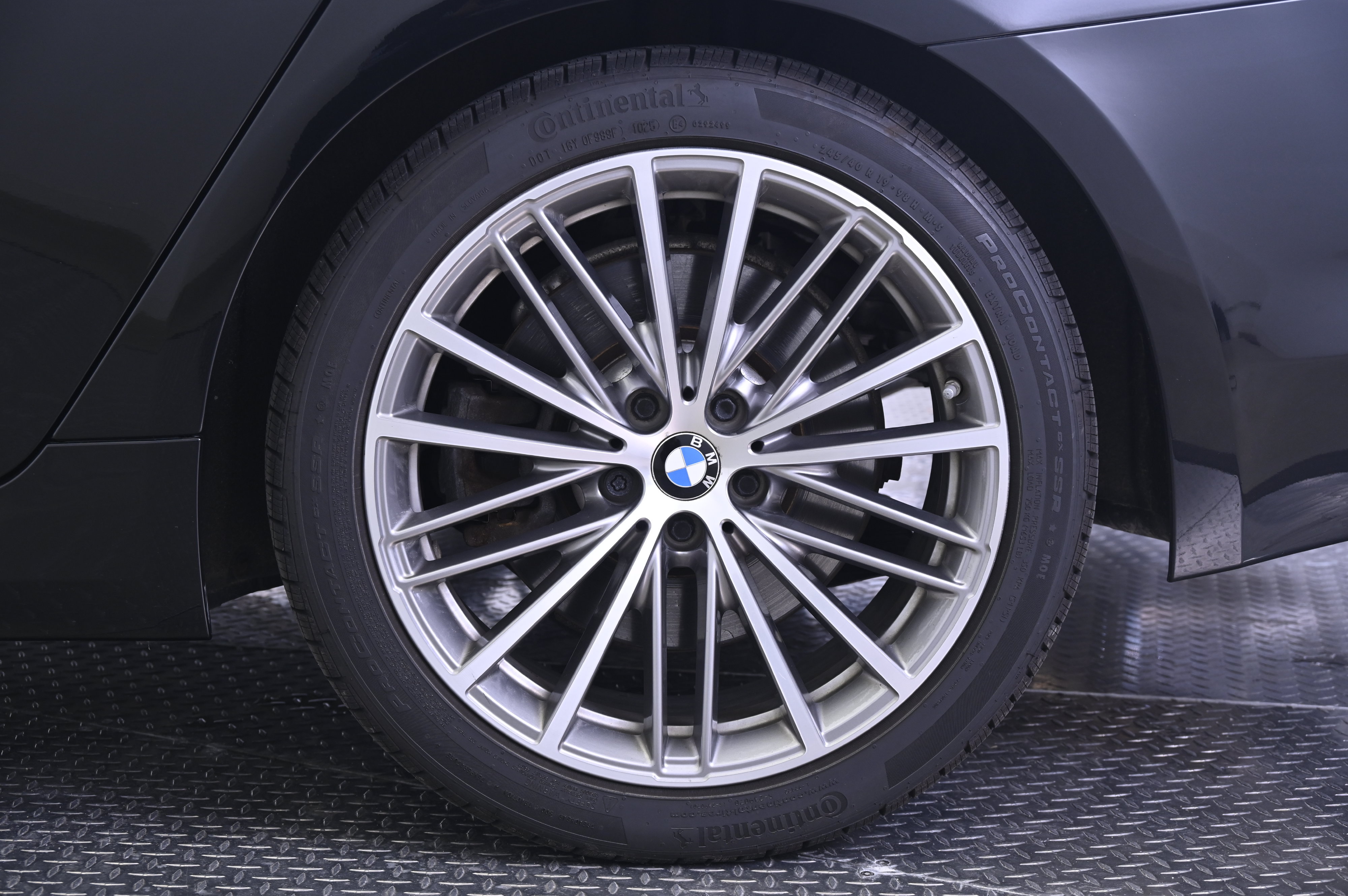 Used 2019 BMW 540i xDrive AWD/4WD image 12