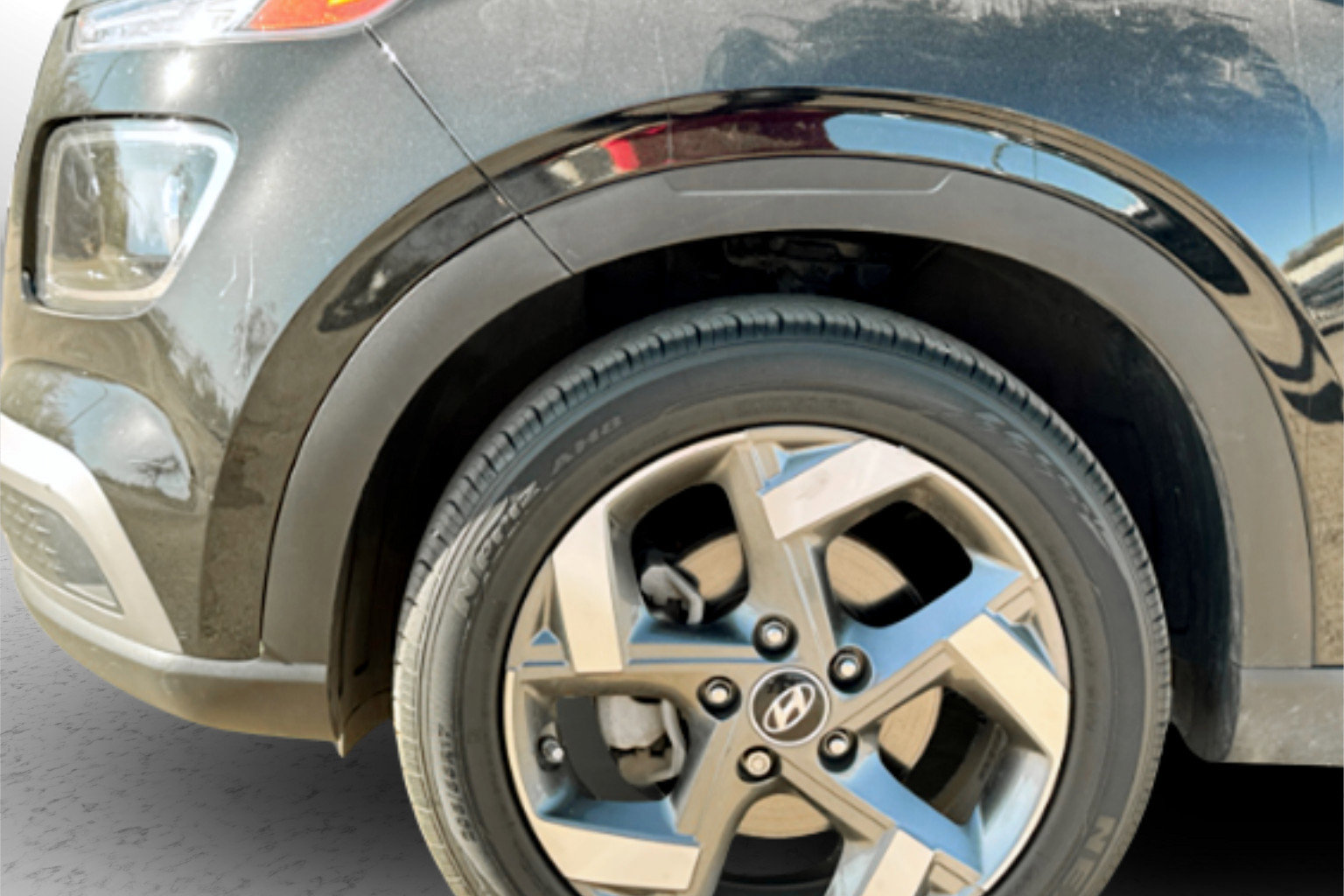 Used 2021 Hyundai Venue SEL image 21