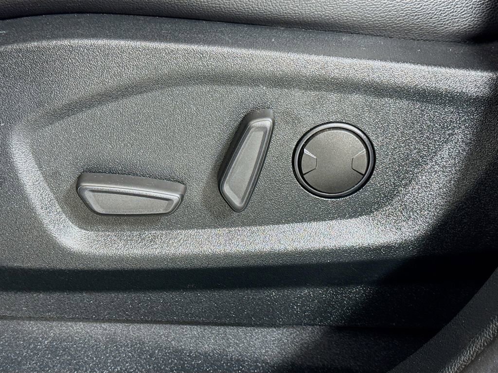 Used 2020 Ford Edge Titanium w/ Cargo Accessory Package FWD image 15