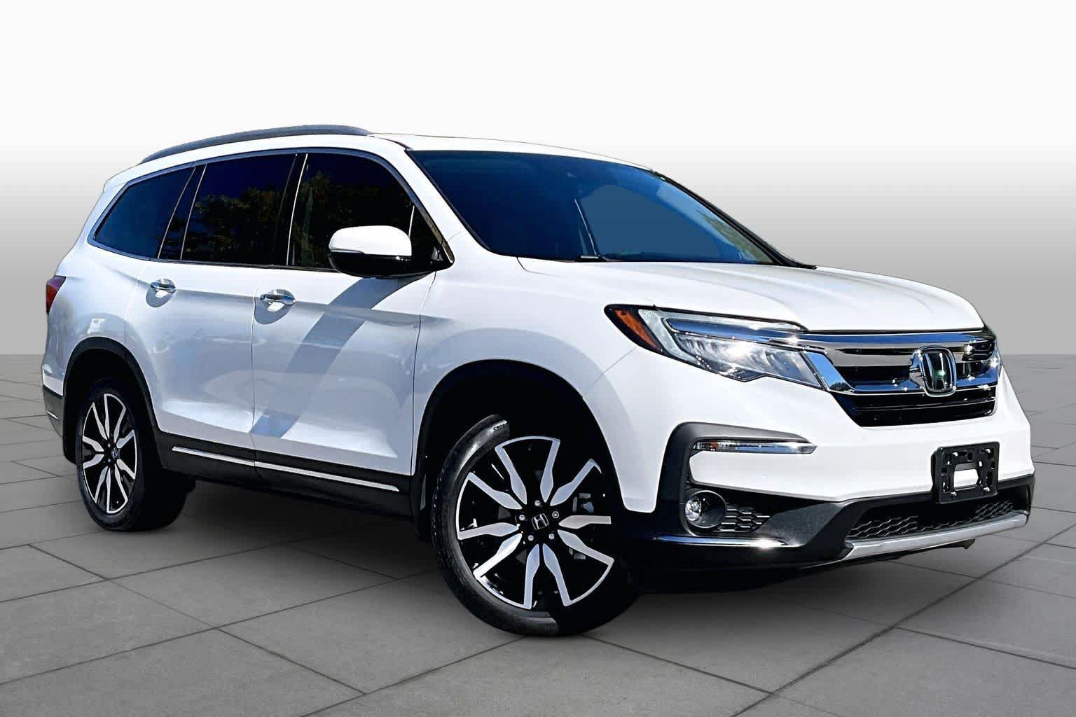 Used 2022 Honda Pilot Touring image 2