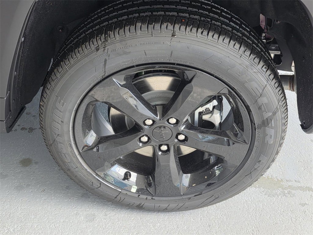 New 2025 Jeep Grand Cherokee L Altitude image 34