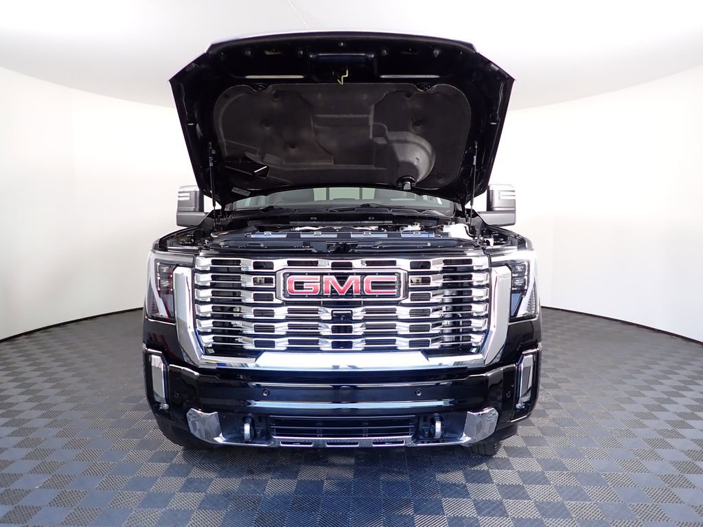 Used 2024 GMC Sierra 3500 Denali w/ Denali Reserve Package AWD/4WD image 10
