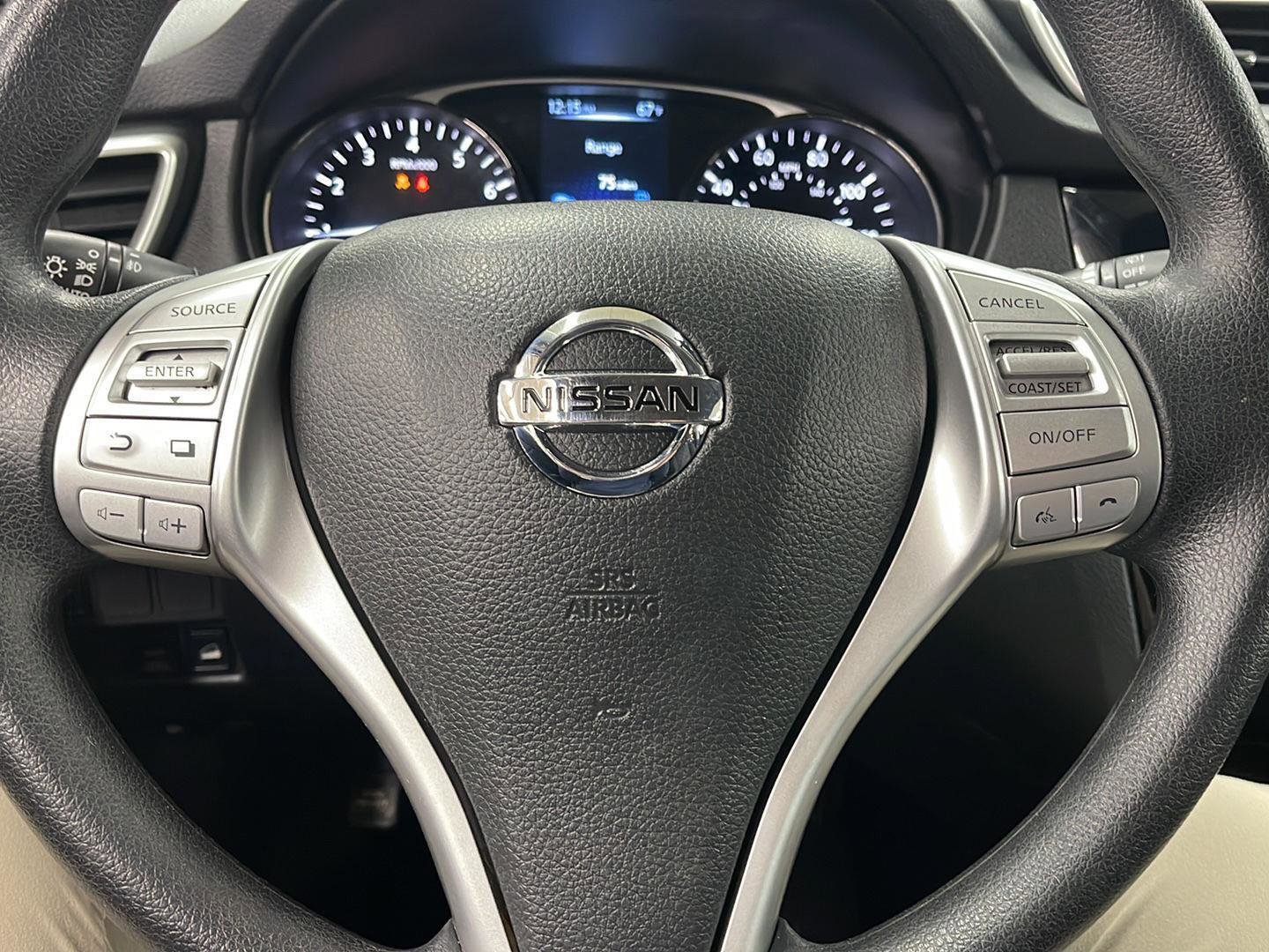 Used 2016 Nissan Rogue SV image 14