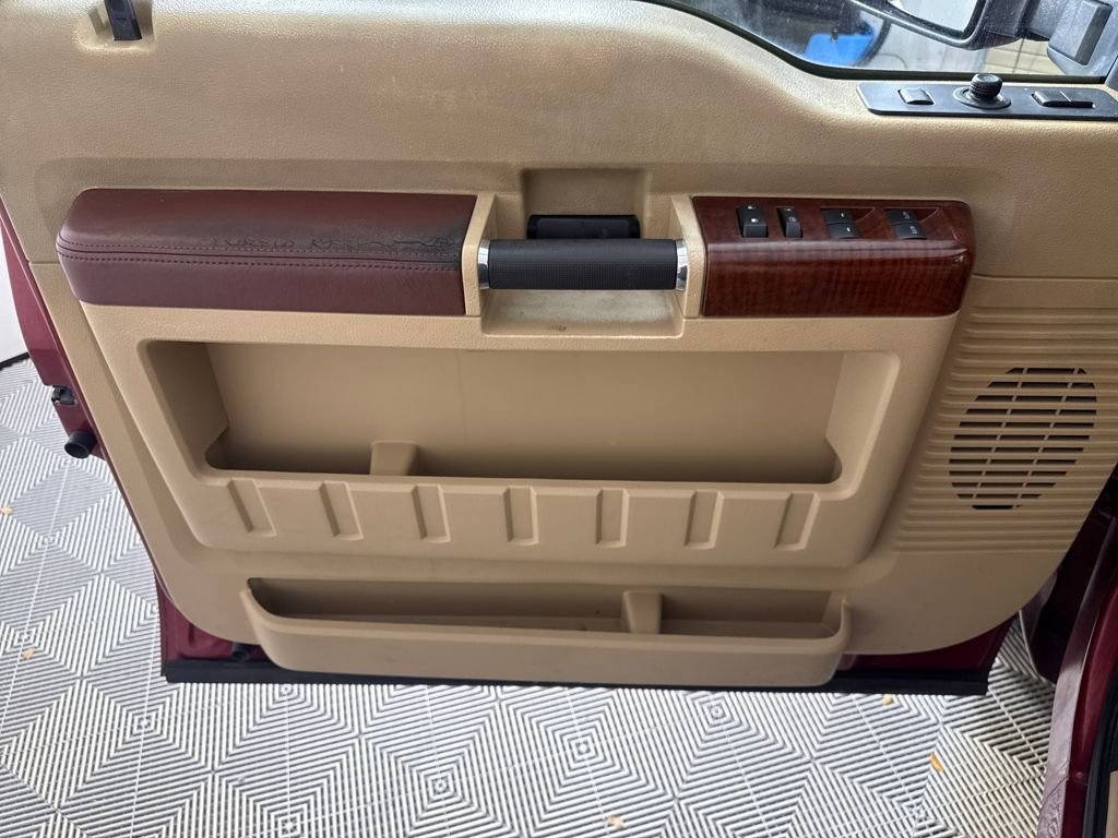 Used 2014 Ford F250 King Ranch w/ King Ranch w/Chrome Package image 10