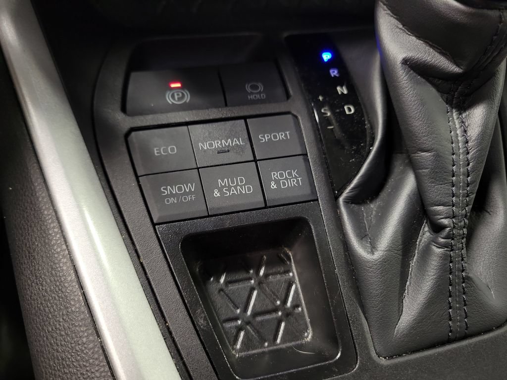 Used 2024 Toyota RAV4 XLE AWD/4WD image 19