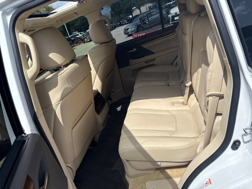 Used 2019 Lexus LX 570 4WD w/ Luxury Package image 17