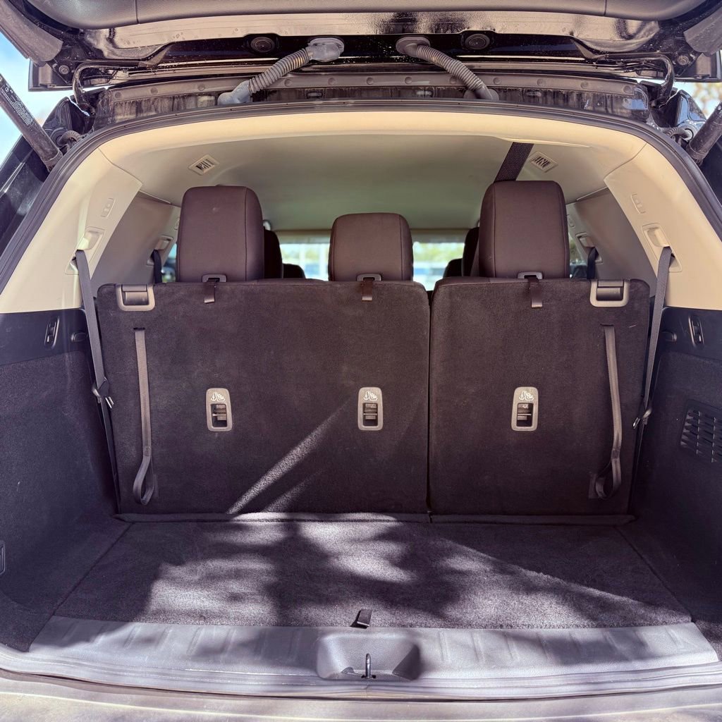 Used 2025 Nissan Pathfinder SV image 32