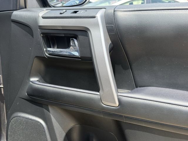 Used 2020 Toyota 4Runner SR5 Premium w/ Moonroof Package AWD/4WD image 28