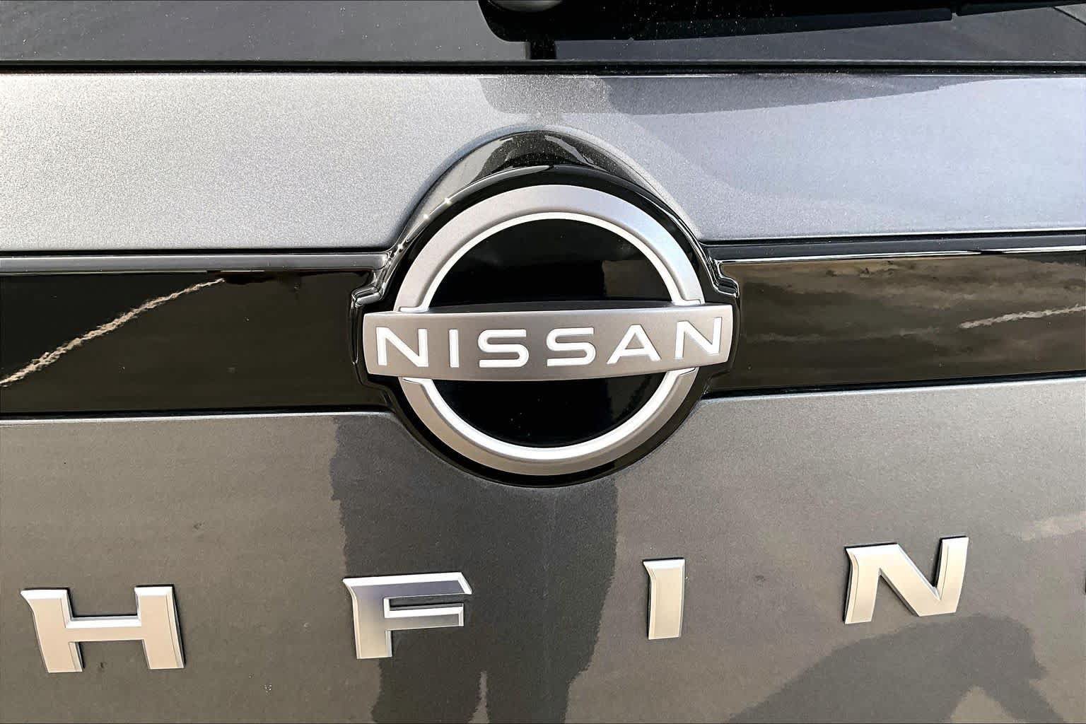 Certified 2025 Nissan Pathfinder SV w/ SV Premium Package FWD image 31