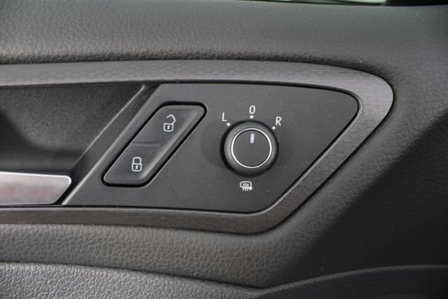 Used 2021 Volkswagen GTI SE image 15