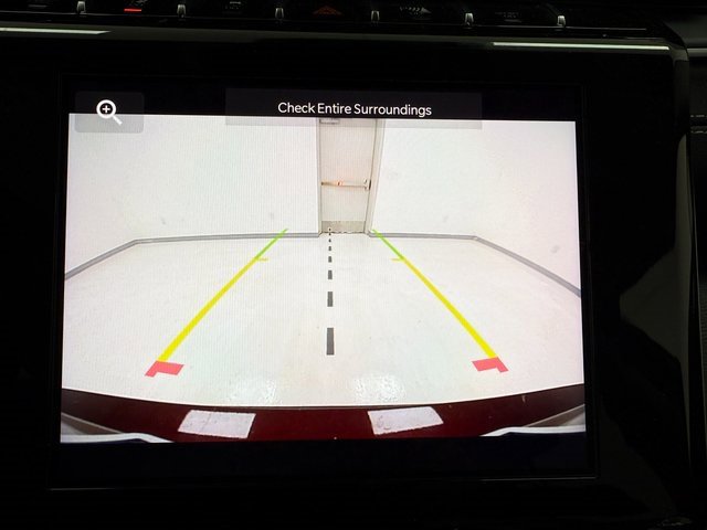 Used 2023 Jeep Grand Cherokee L Laredo image 14