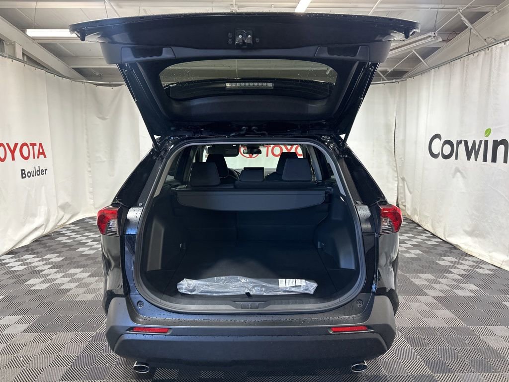 Used 2025 Toyota RAV4 XLE image 15