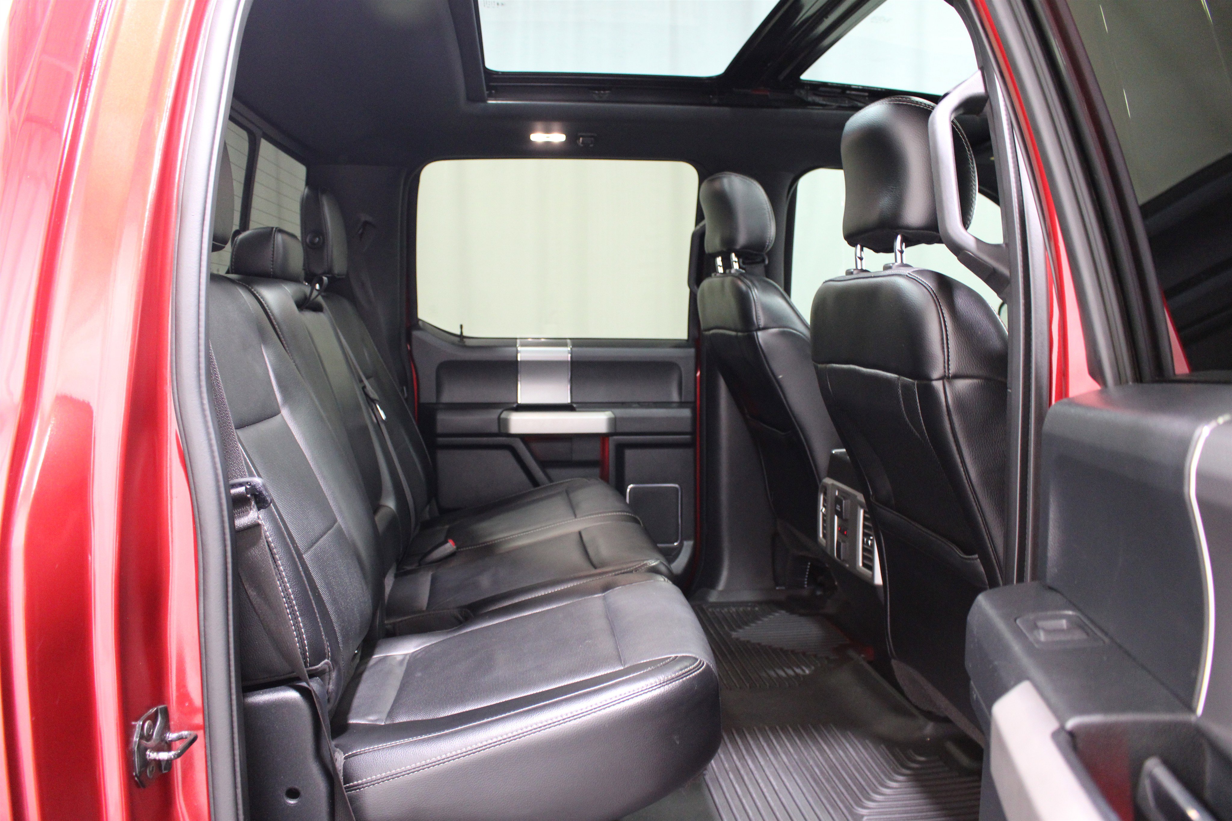 Used 2015 Ford F150 Lariat w/ Equipment Group 502A Luxury image 23