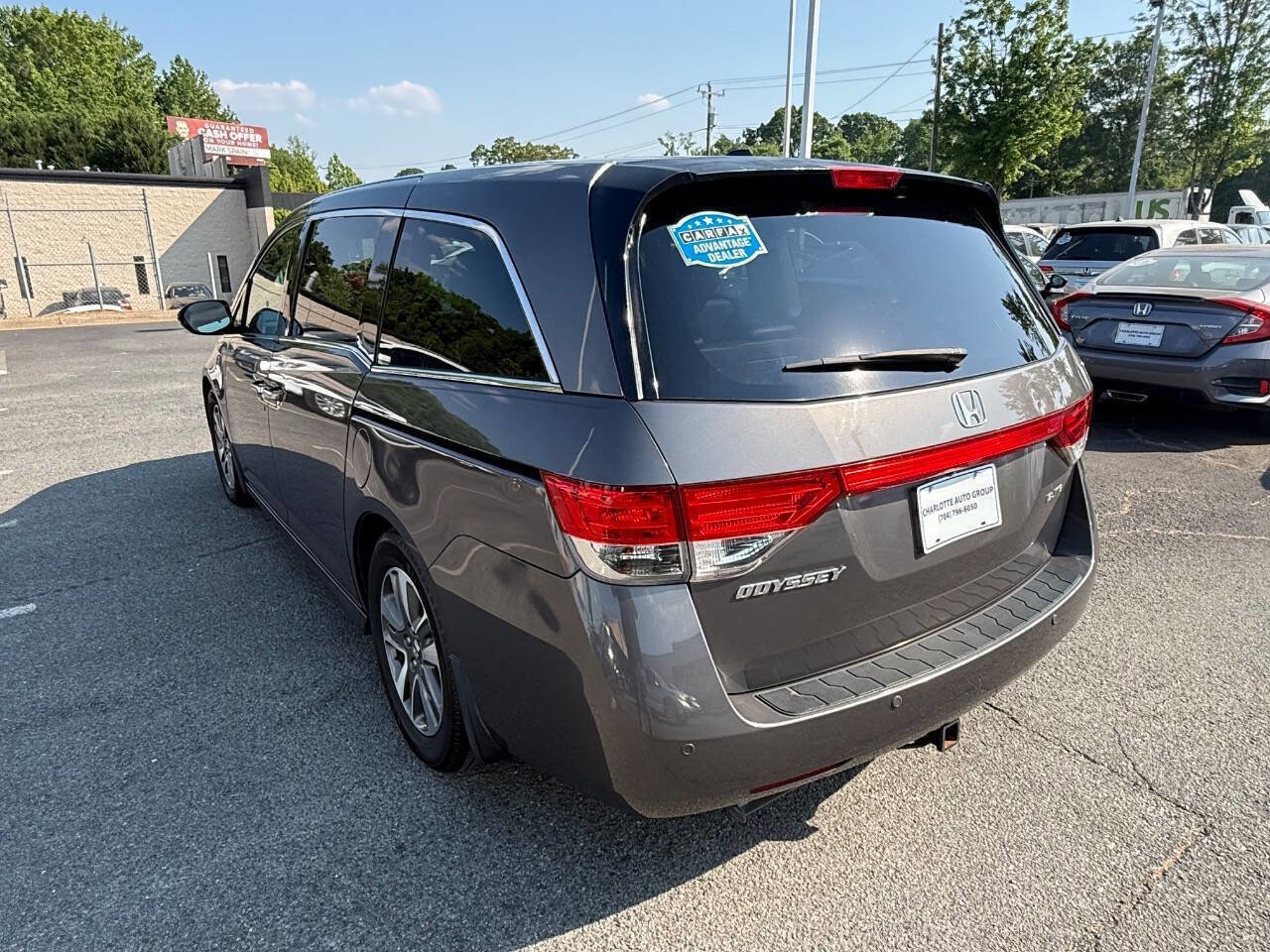 Used 2016 Honda Odyssey Touring Elite image 4