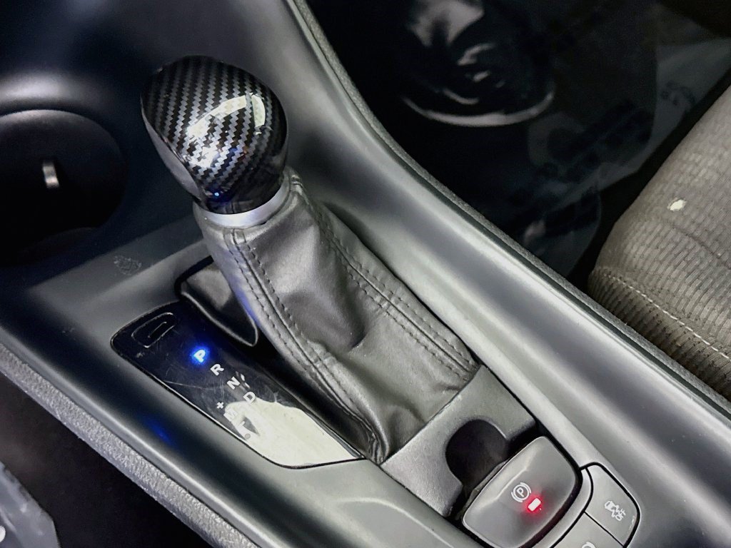 Used 2019 Toyota C-HR LE FWD image 19
