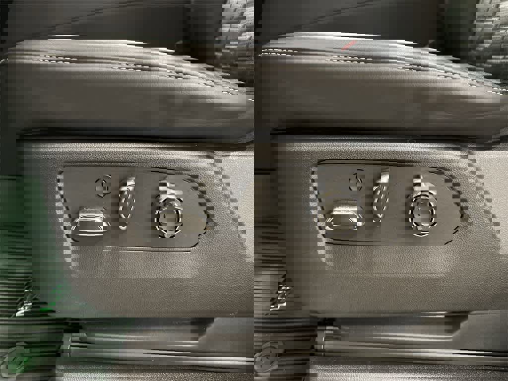 Certified 2024 Cadillac Escalade Premium Luxury Platinum image 16