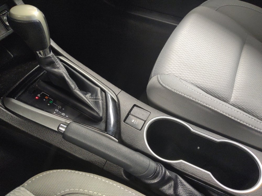 Used 2015 Toyota Corolla LE FWD image 26