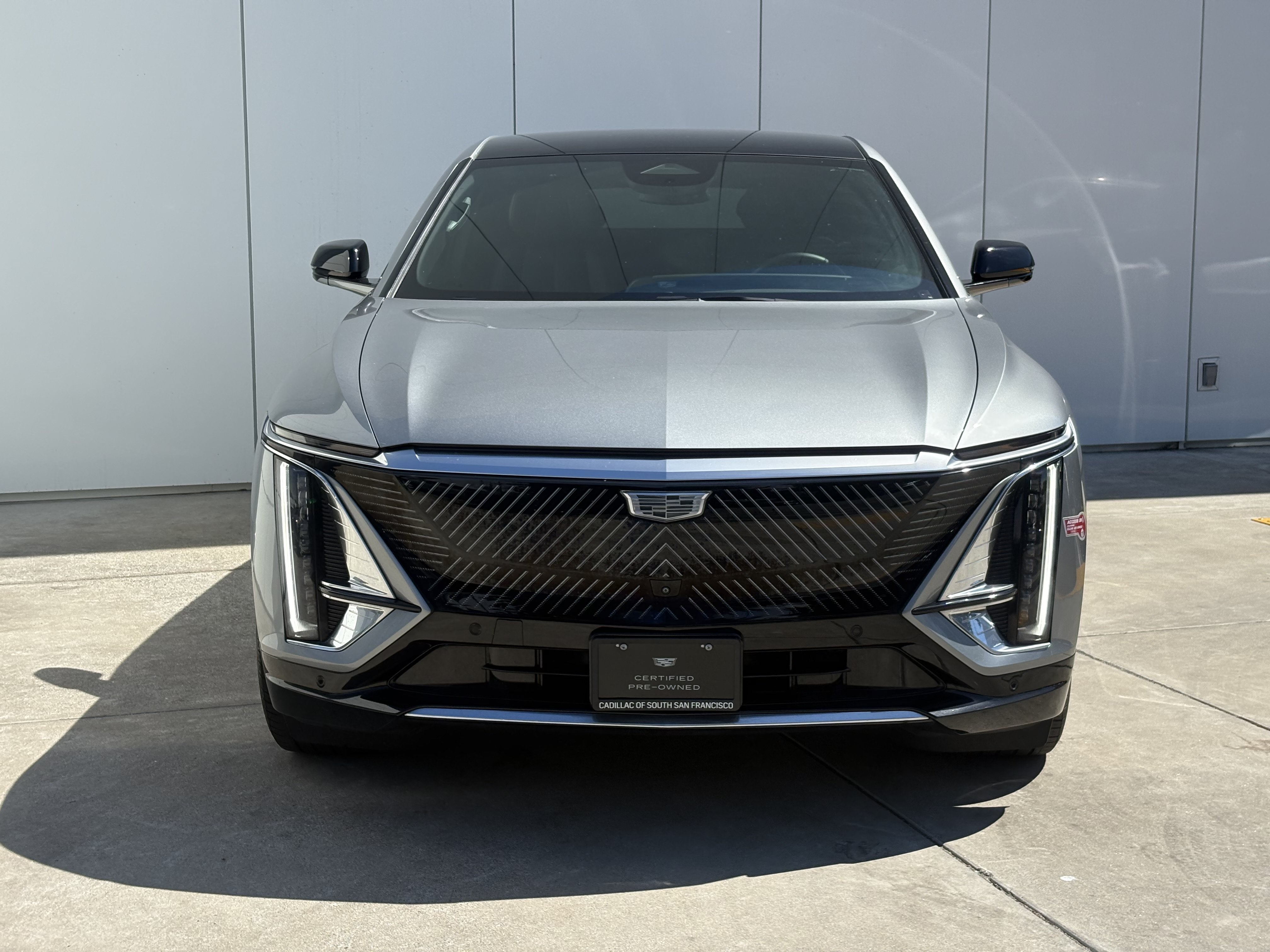 Certified 2024 Cadillac Lyriq Luxury RWD image 3