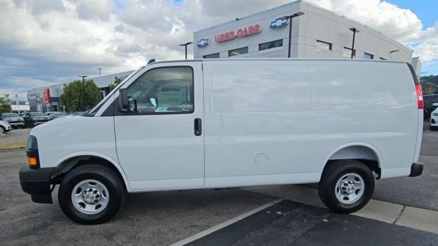 New 2026 Chevrolet Express 2500 w/ Driver Convenience Package RWD image 5