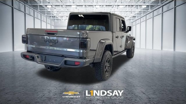 Used 2023 Jeep Gladiator Sport AWD/4WD image 9