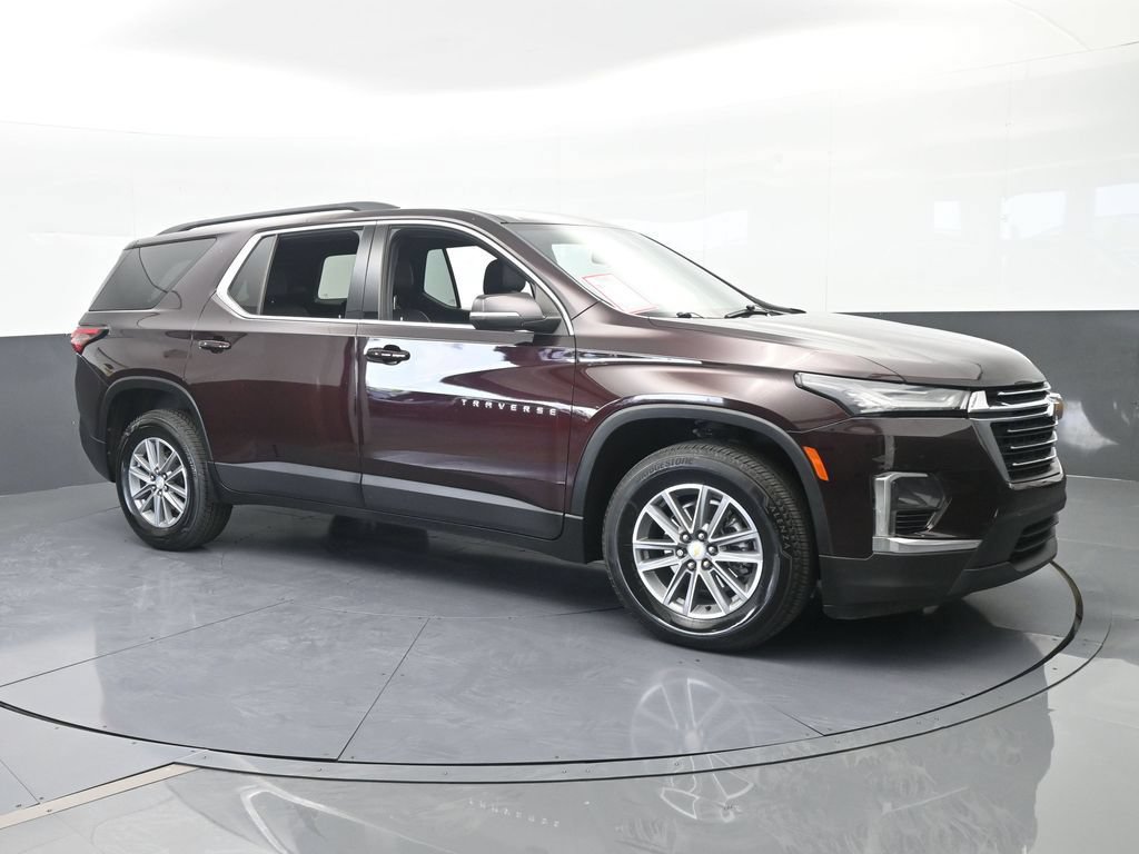 Used 2022 Chevrolet Traverse LT w/ LPO, Floor Liner Package FWD image 8