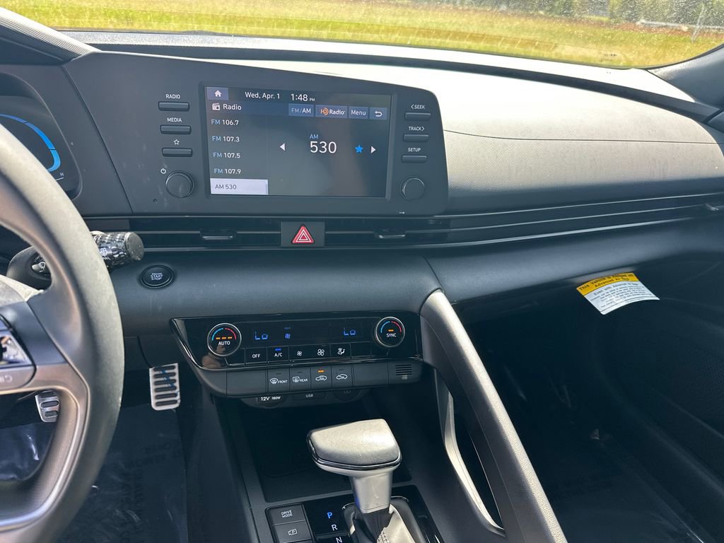 Used 2025 Hyundai Elantra Sport image 29
