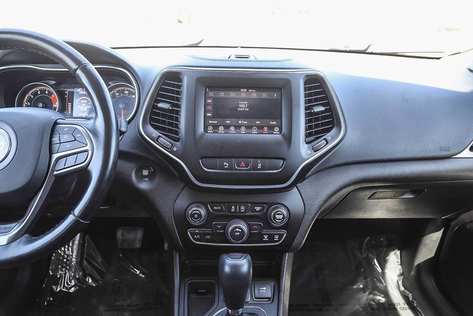 Used 2021 Jeep Cherokee Latitude Lux FWD image 13