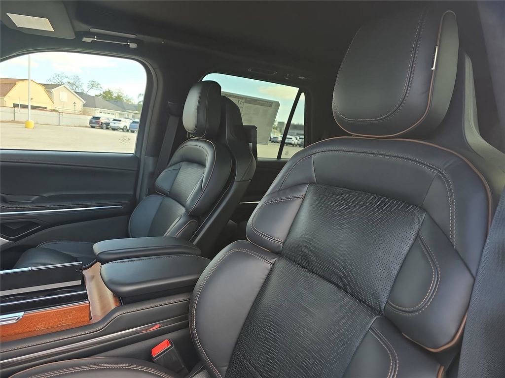 New 2026 Lincoln Navigator Black Label image 23