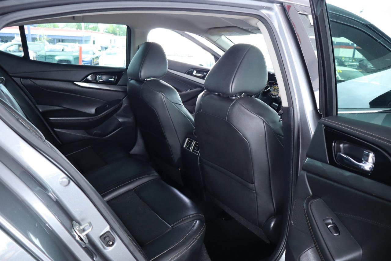 Used 2020 Nissan Maxima 3.5 SV w/ Floor Mat Group FWD image 32