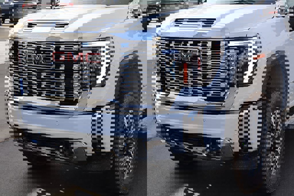 New 2026 GMC Sierra 2500 Denali w/ Denali Reserve Package image 4