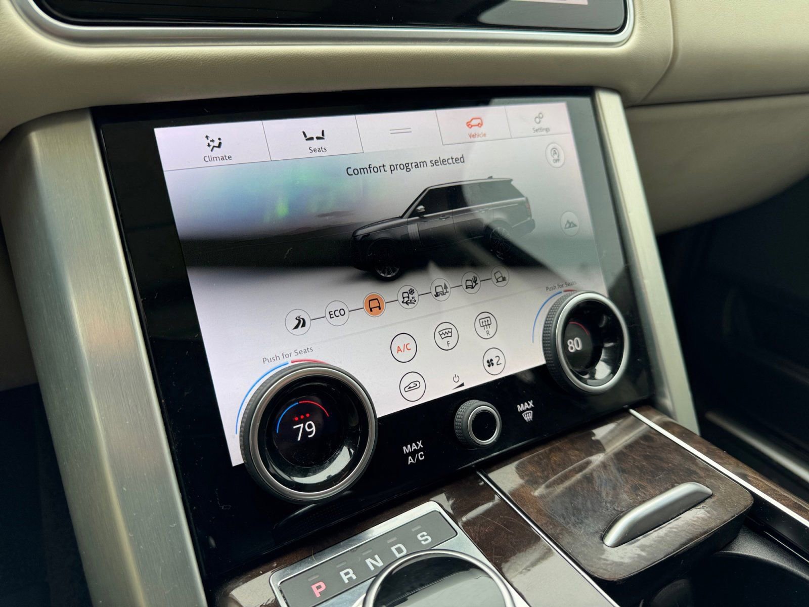 Used 2018 Land Rover Range Rover HSE image 24