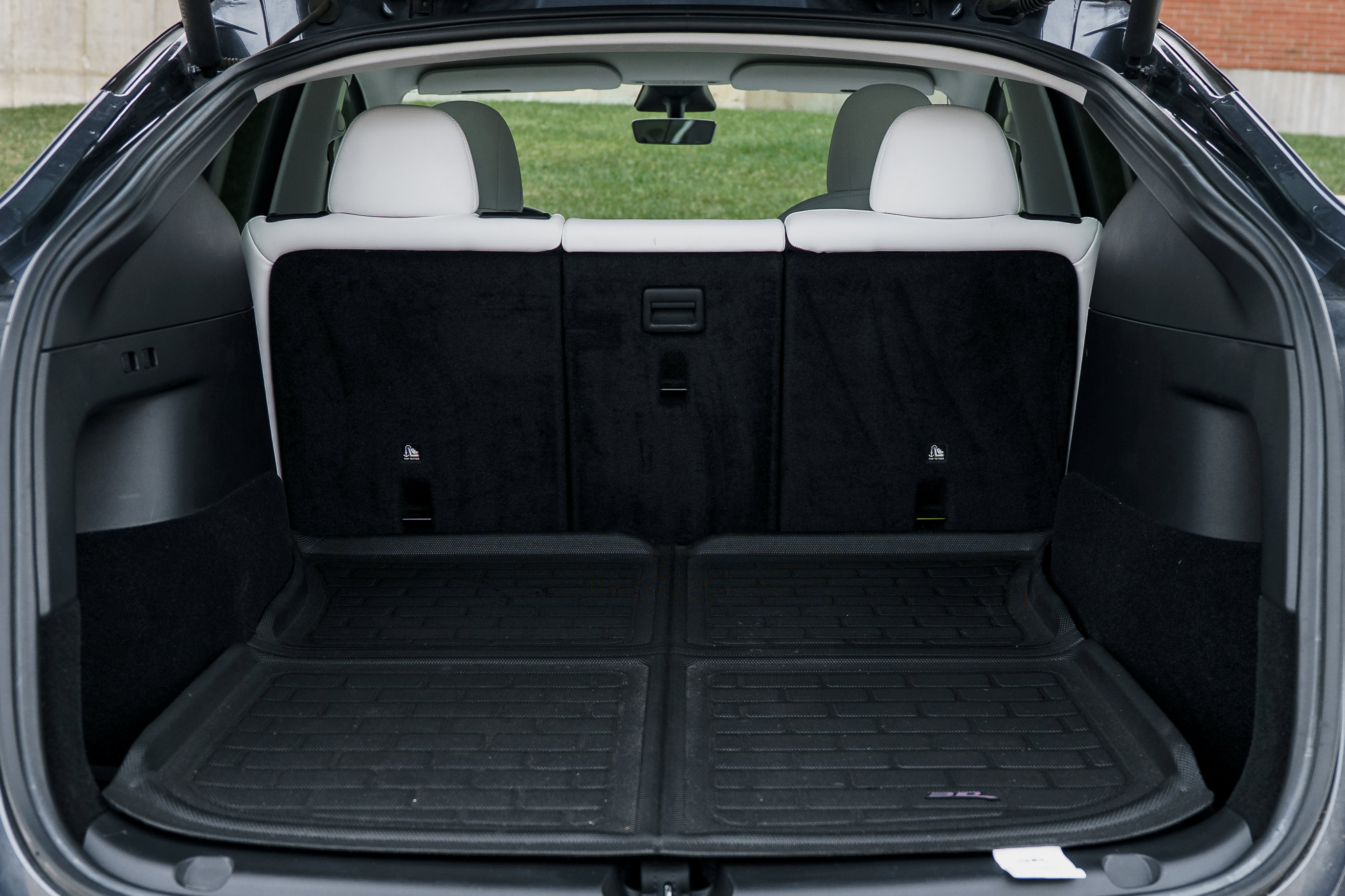 Used 2022 Tesla Model Y Long Range image 25