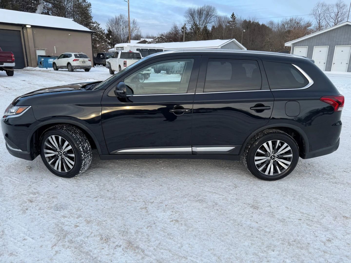 Used 2019 Mitsubishi Outlander SE image 14