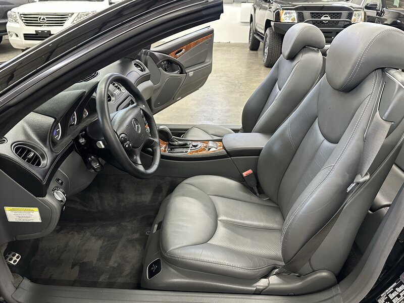 Used 2005 Mercedes-Benz SL 55 AMG image 13