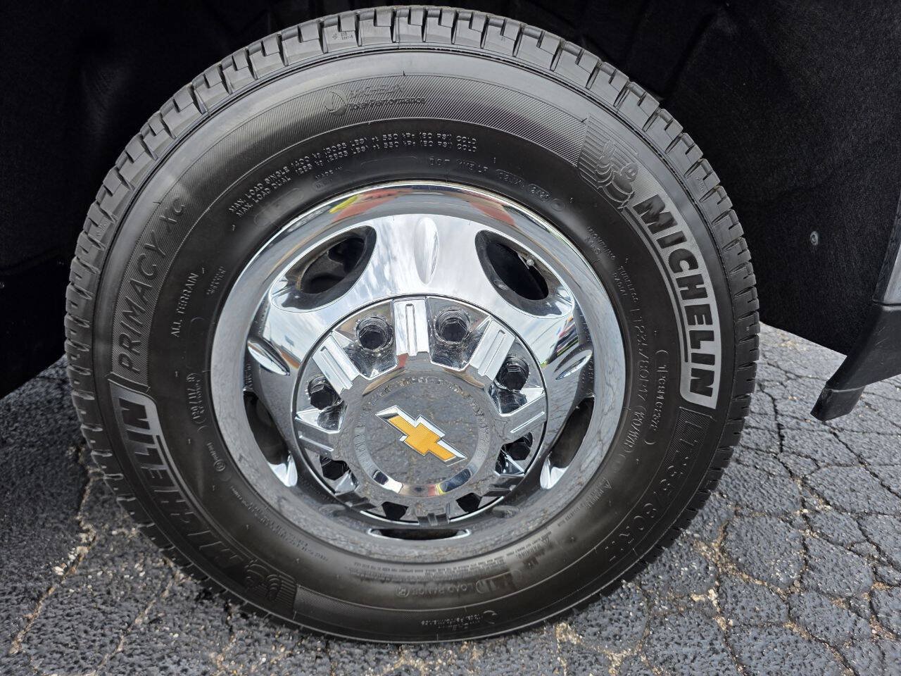 Used 2025 Chevrolet Silverado 3500 LT w/ Convenience Package AWD/4WD image 26
