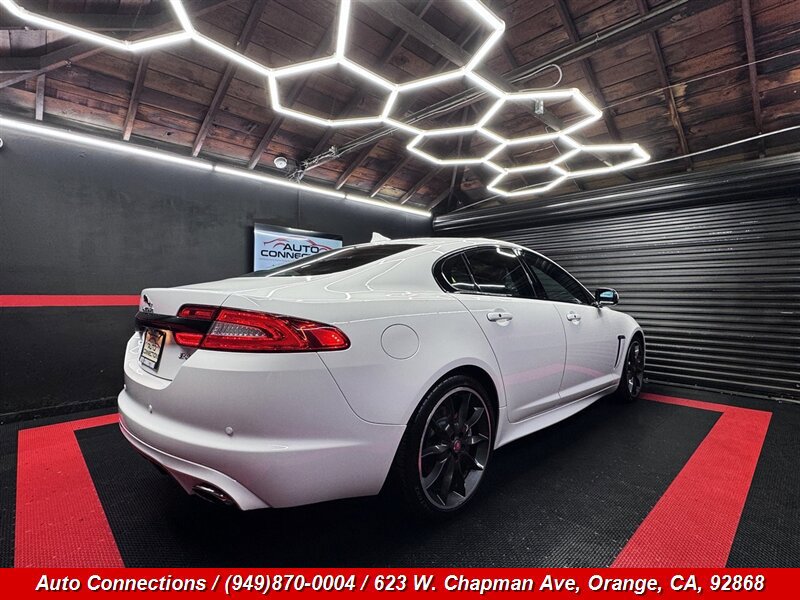 Used 2015 Jaguar XF Sport RWD image 3