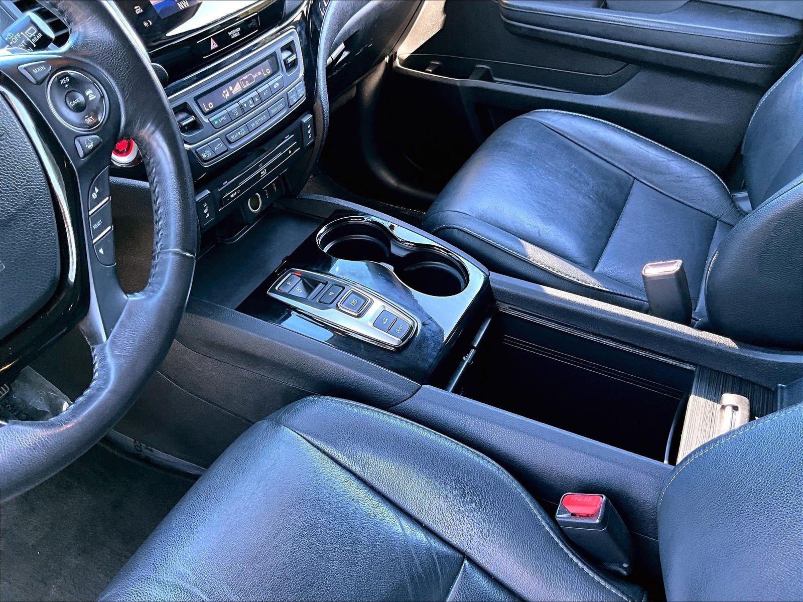 Used 2018 Honda Pilot Touring image 17