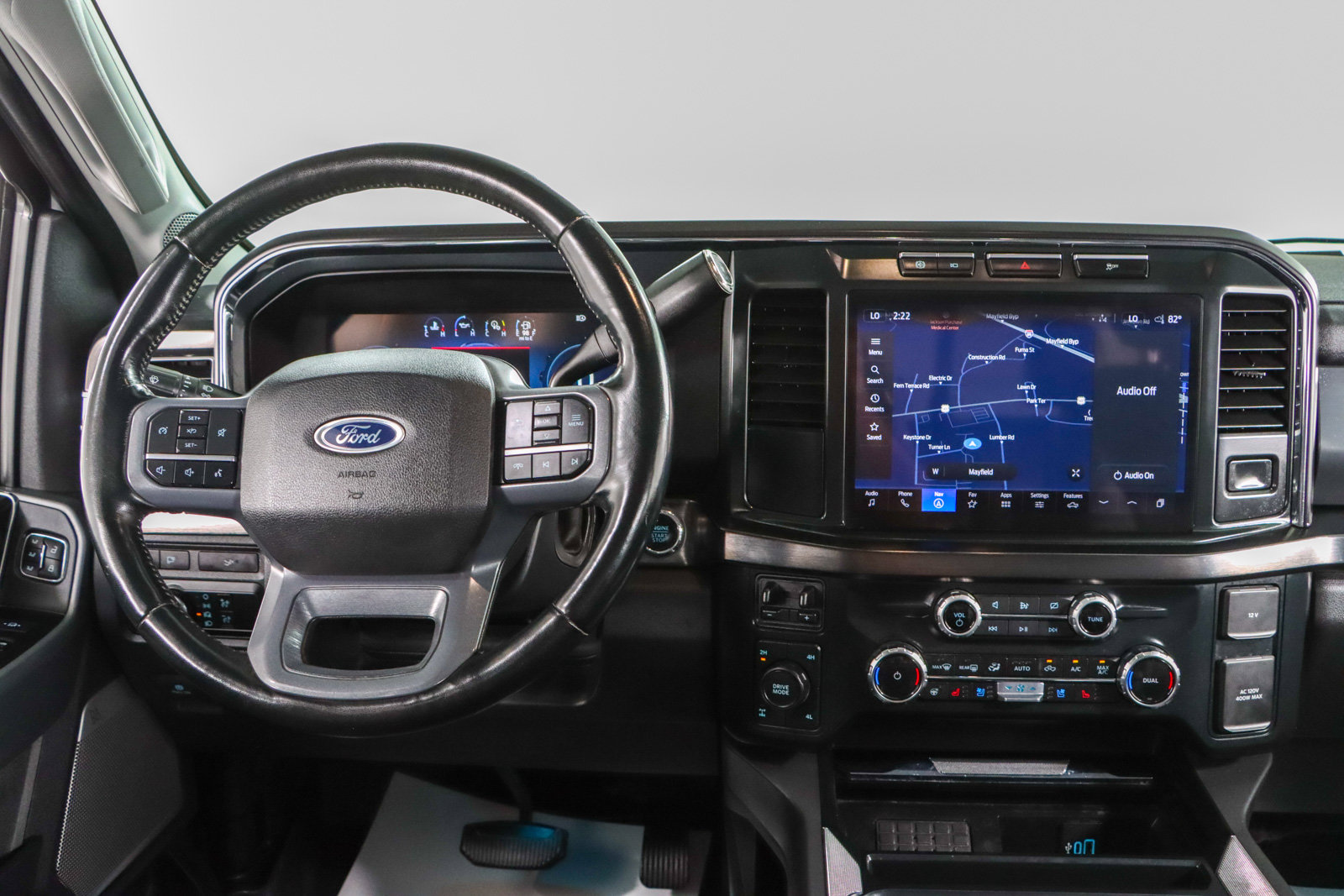 Used 2023 Ford F250 Lariat w/ Sport Appearance Package AWD/4WD image 18