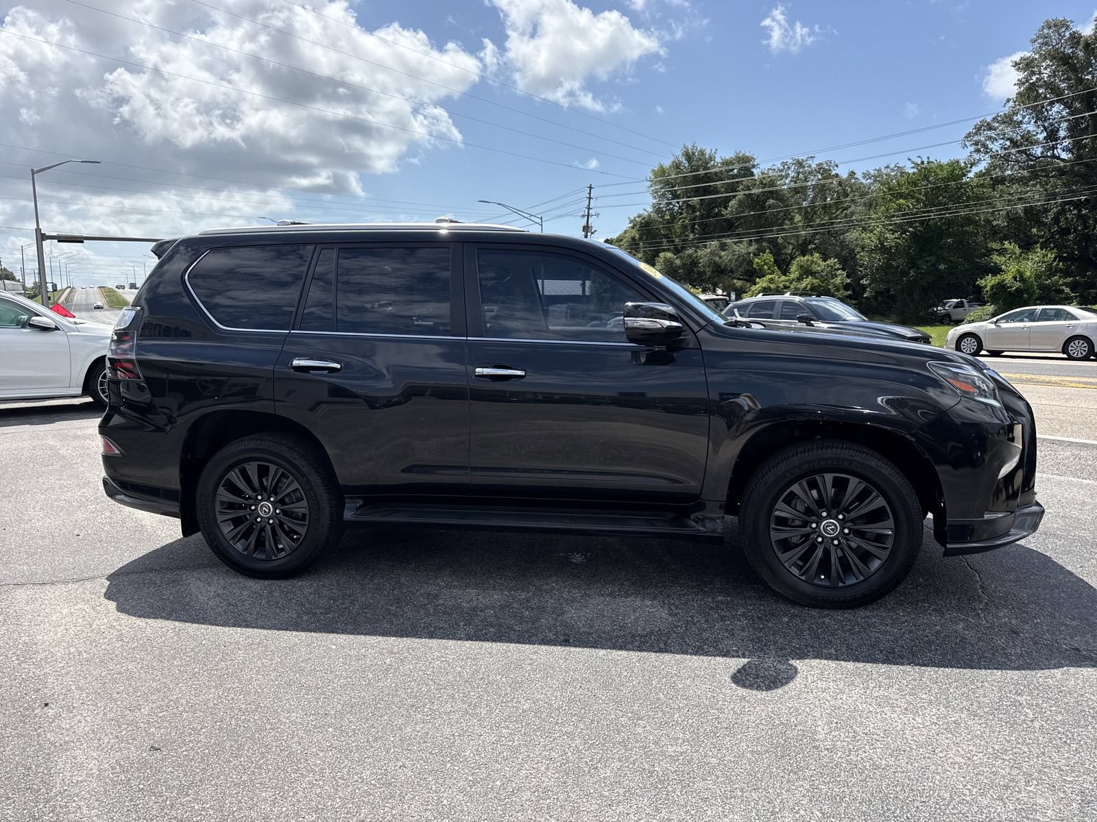 Used 2023 Lexus GX 460 Luxury w/ Sport Design Package AWD/4WD image 6