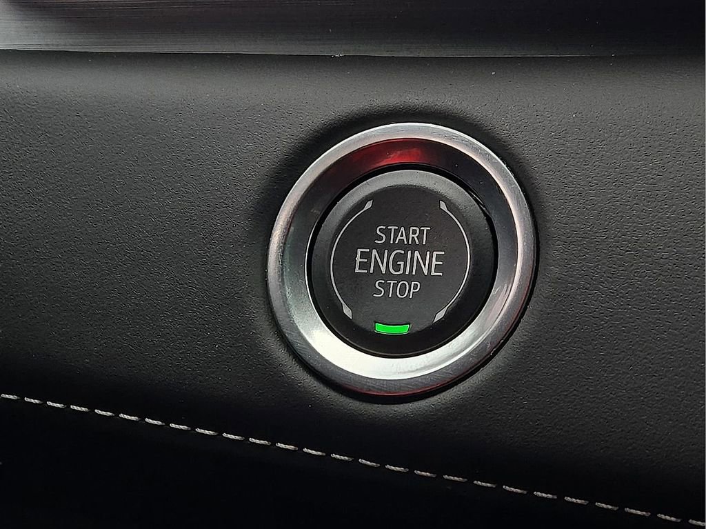 Used 2024 Cadillac Escalade Sport Platinum w/ LPO, ONYX Package image 18