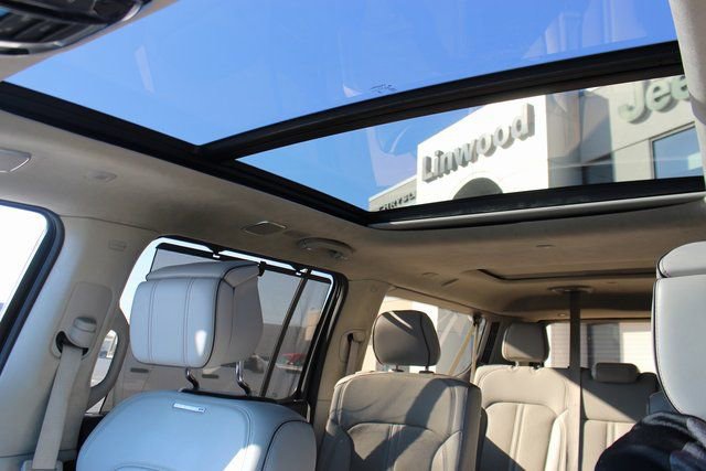 Used 2023 Jeep Grand Wagoneer L Series II w/ Premium Group II image 28