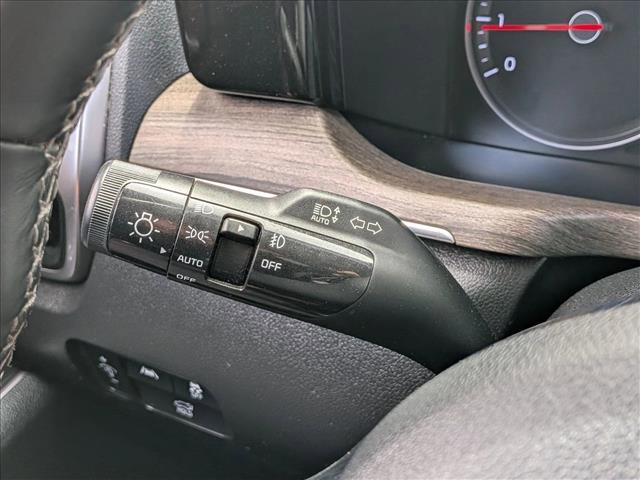 Used 2022 Kia Sorento EX w/ Panoramic Sunroof Package FWD image 16