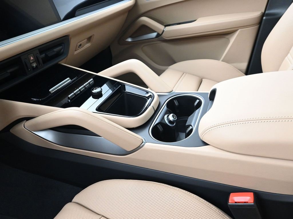 New 2026 Porsche Cayenne E-Hybrid Coupe image 22