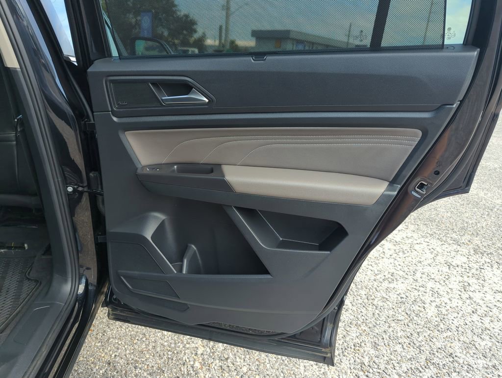 Used 2023 Volkswagen Atlas SEL Premium image 32